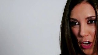 Teen Jenna and MILF Jelena have lesbian sex on bed Thumbnail